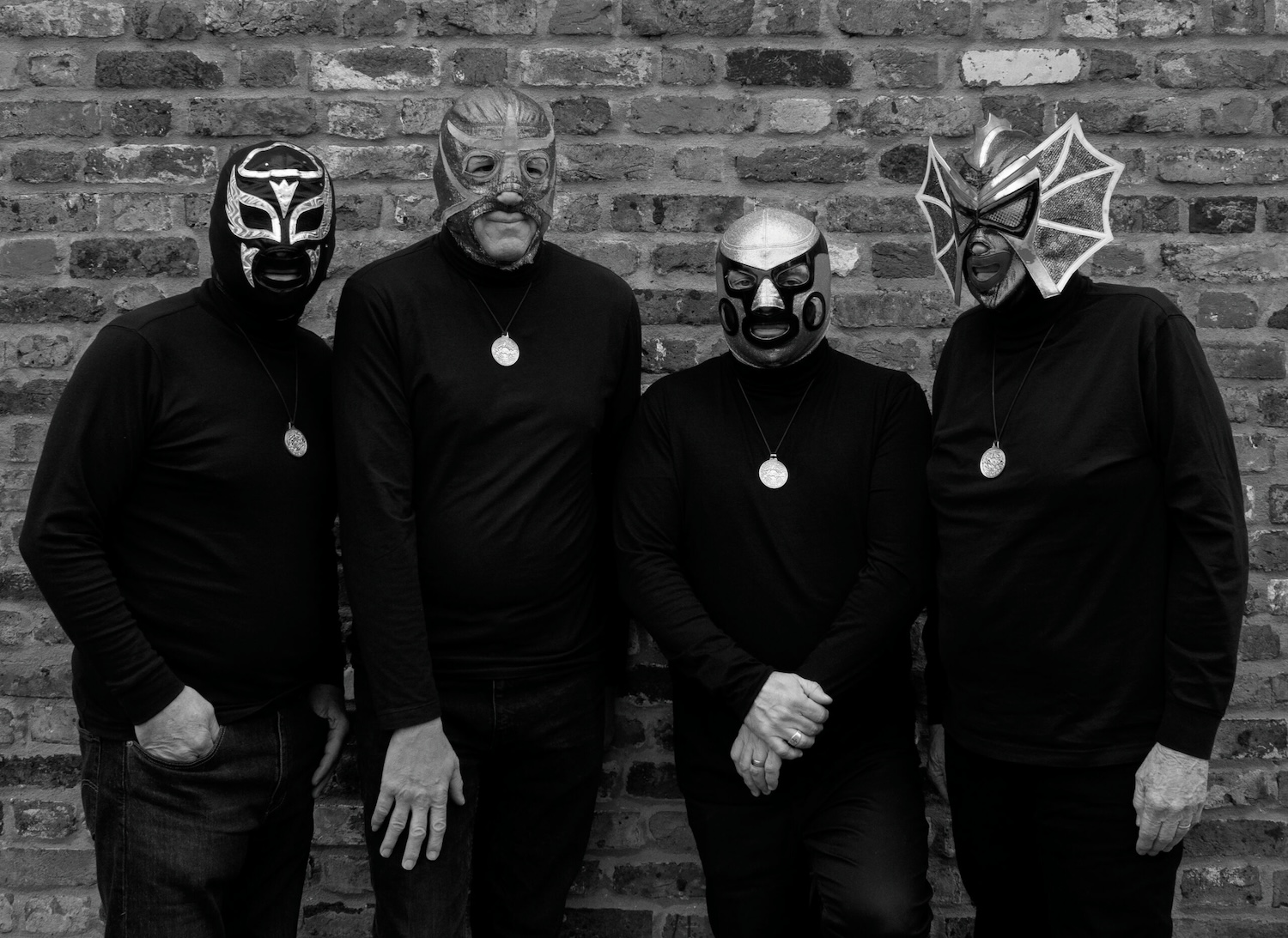 MAGNET Exclusive: Los Straitjackets Go Track By Track On “Somos Los Straitjackets” MAGNET Exclusive: Los Straitjackets Go Track By Track On “Somos Los Straitjackets”