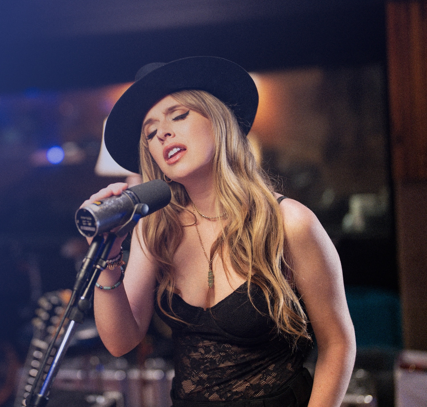 MAGNET Exclusive: Premiere Of ZZ Ward’s “Cadillac Man” Video