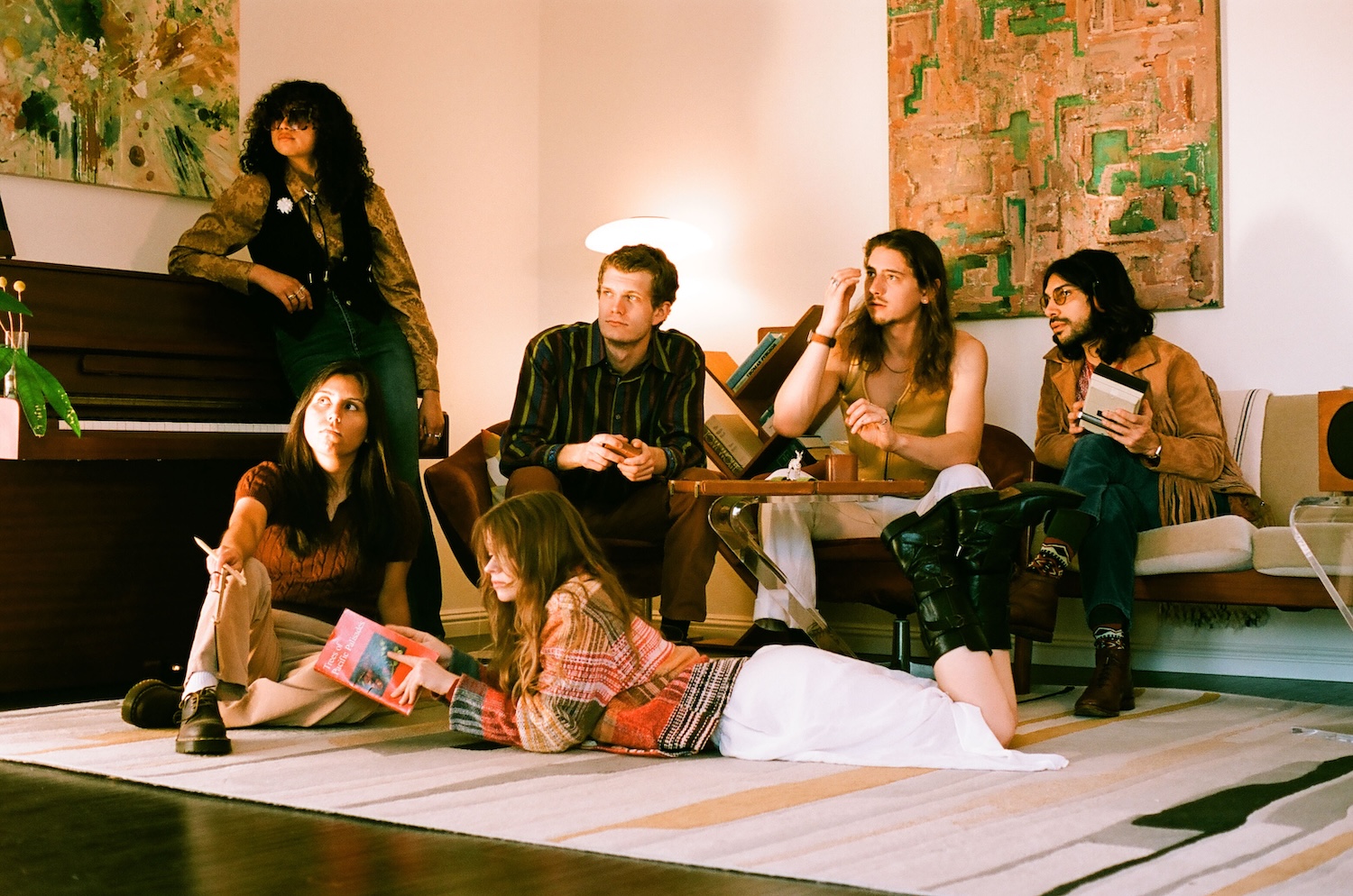 MAGNET Exclusive: Premiere Of badsoma’s “A Little Goes”