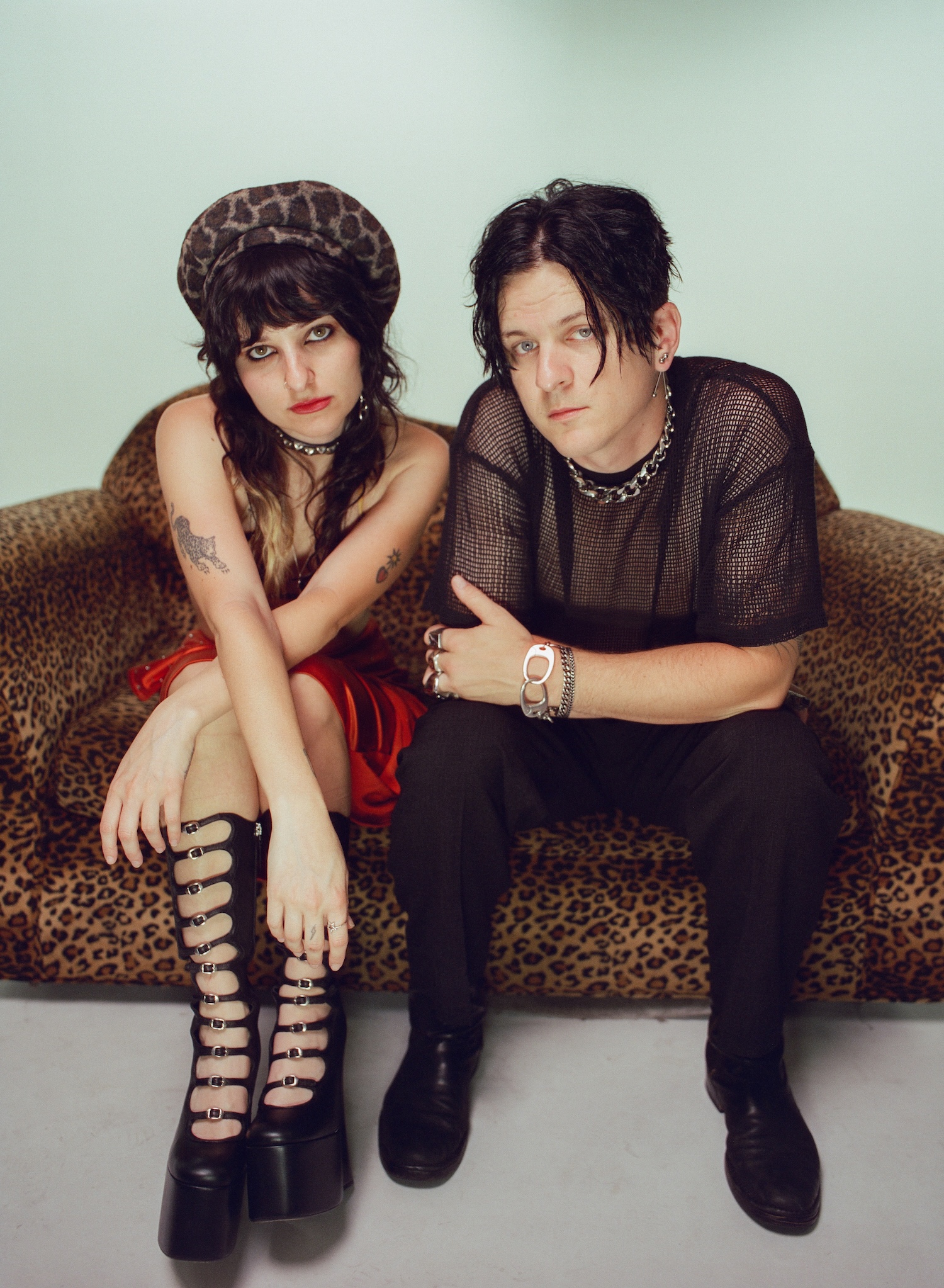 MAGNET Exclusive: Premiere Of Los Frankies’ “I’m On Drugs”