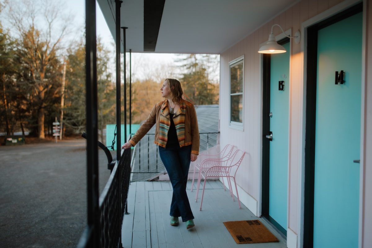 Sara Milonovich of Daisycutter releases a new Album Last Resort Motel shot by Samantha June Arius Photo